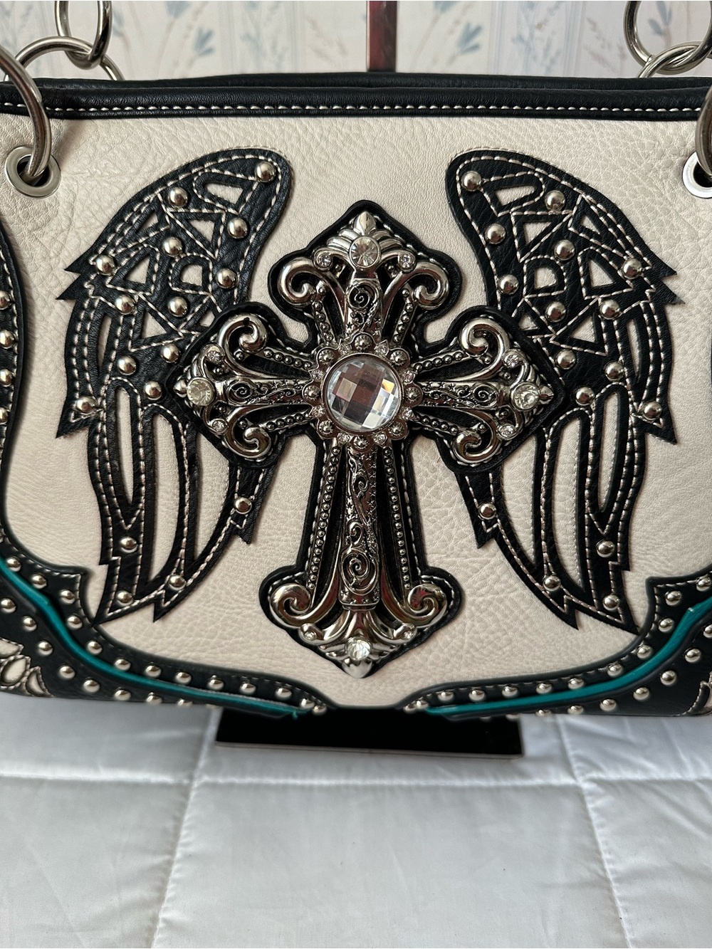 P & G Western-inspired Rhinestone Cross Concealed Carry Shoulder Bag - Picture 4 of 16